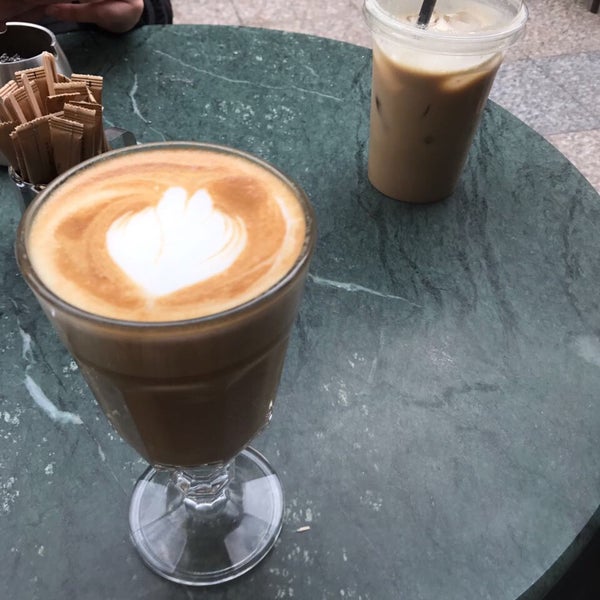 3/15/2017에 Fulya D.님이 Awake Coffee &amp; Espresso에서 찍은 사진