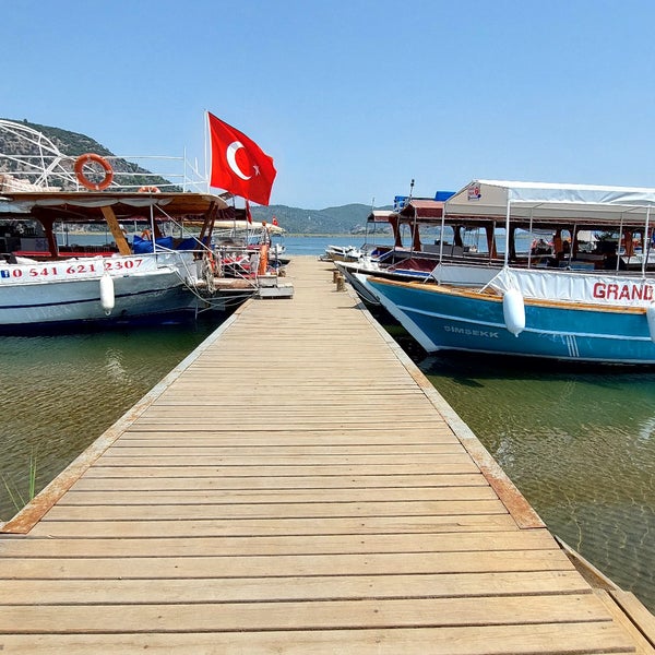 รูปภาพถ่ายที่ İztuzu Plajı โดย Zeynep K. เมื่อ 7/27/2023