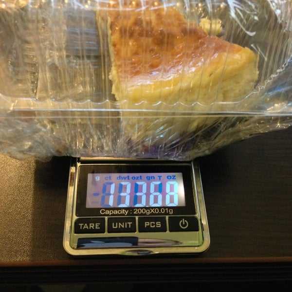 чизкейк, при заявленных по телефону ста пятидесяти, даже в упаковке весит 133 грамма.