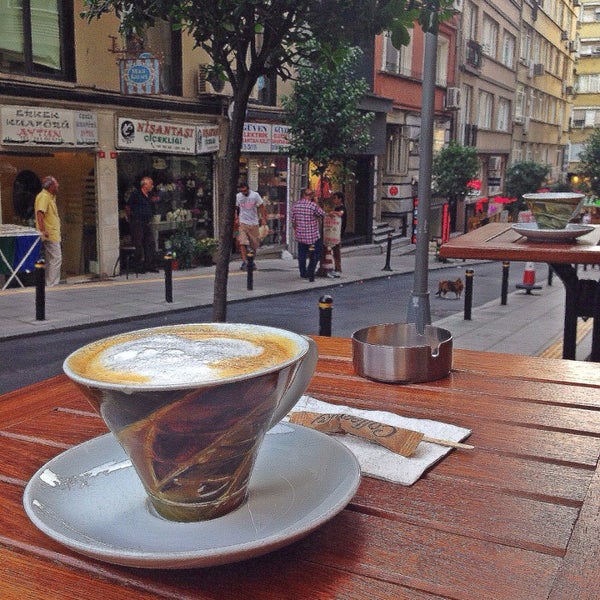 Foto tirada no(a) Coffeeway por Nafiseh em 8/8/2014