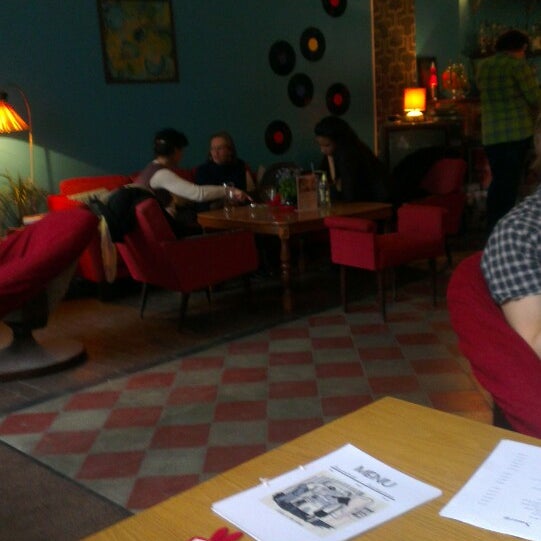4/19/2013 tarihinde Anete B.ziyaretçi tarafından GET SMART Cafe'de çekilen fotoğraf