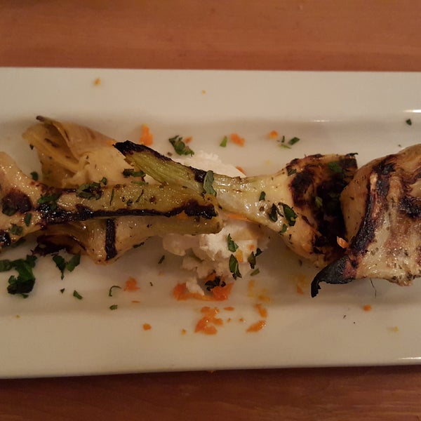 Great vegetarian & vegan options. The grilled artichokes with orange zest and goat cheese is a party of flavours.