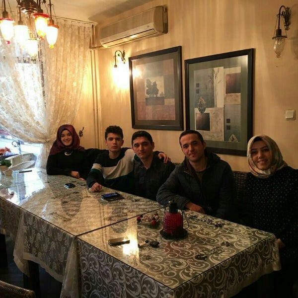 Foto diambil di Sevgi Cafe oleh Kübra Ç. pada 3/26/2016