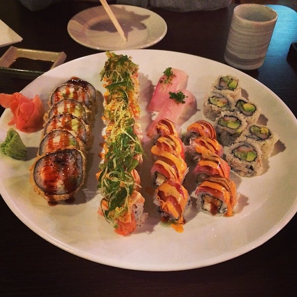 Снимок сделан в Sushi Bar пользователем Matt V. 11/24/2013
