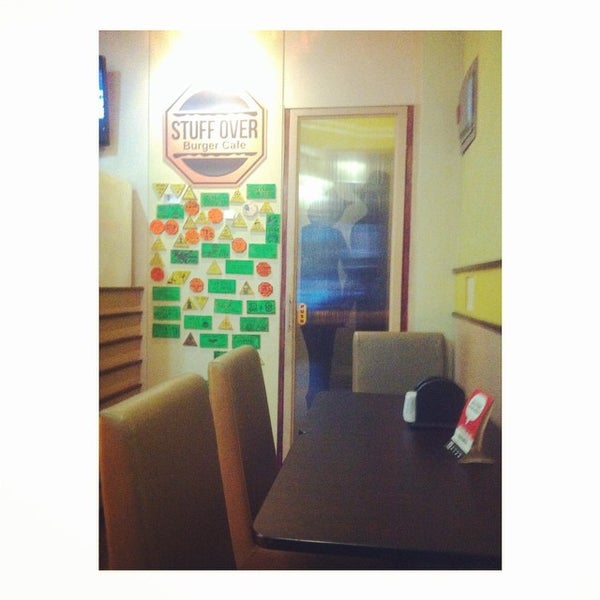 8/30/2014にC ann C.がStuff Over Burger Cafeで撮った写真