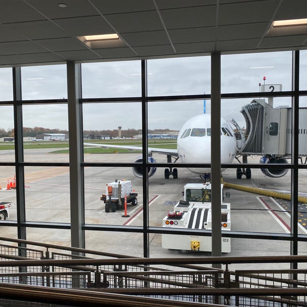 11/6/2022 tarihinde Jay Z.ziyaretçi tarafından Westchester County Airport (HPN)'de çekilen fotoğraf