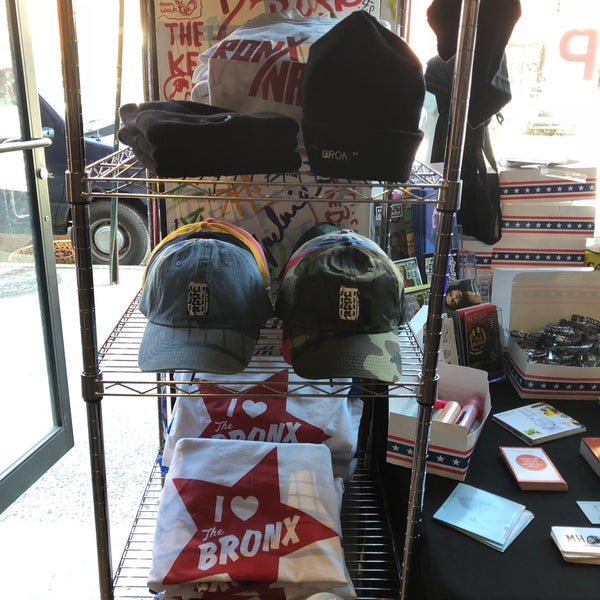4/23/2018にSteve P.がBronx Native Shopで撮った写真