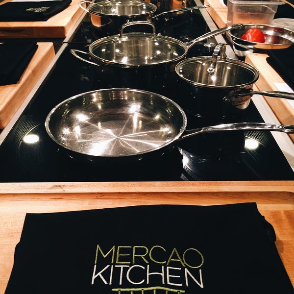รูปภาพถ่ายที่ Mercao Modern Cuisine โดย Heissel C. เมื่อ 4/28/2015