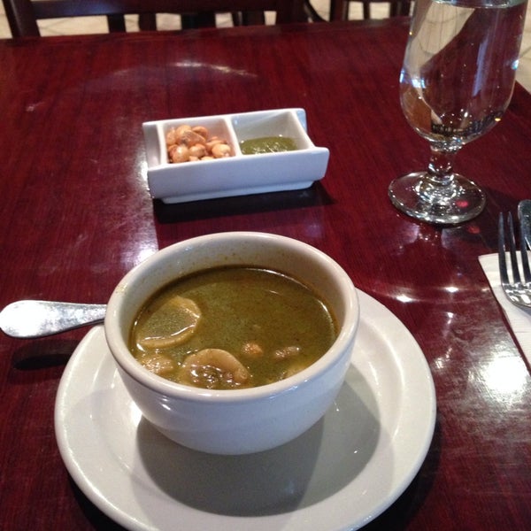 3/4/2014 tarihinde James N.ziyaretçi tarafından Costanera Restaurant'de çekilen fotoğraf