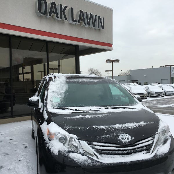 1/21/2016 tarihinde Oak Lawn Toyotaziyaretçi tarafından Oak Lawn Toyota'de çekilen fotoğraf