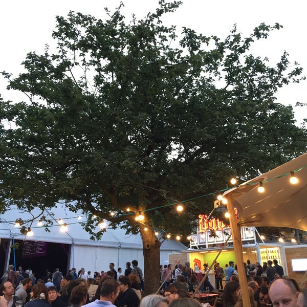 Foto diambil di Gent Jazz Festival oleh Saskia S. pada 7/8/2016