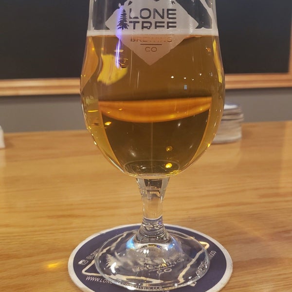 Das Foto wurde bei Lone Tree Brewery Co. von Jill N. am 10/14/2019 aufgenommen