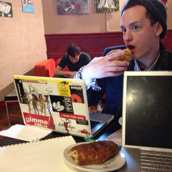 2/23/2013にScarlett N.がAthom Cafeで撮った写真