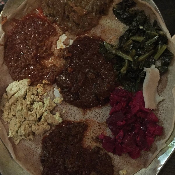 6/17/2018 tarihinde Lera K.ziyaretçi tarafından Bati Ethiopian Restaurant'de çekilen fotoğraf
