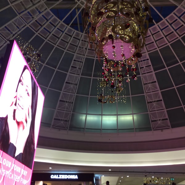 Photo taken at Brent Cross Shopping Centre by D I. on 12/13/2015