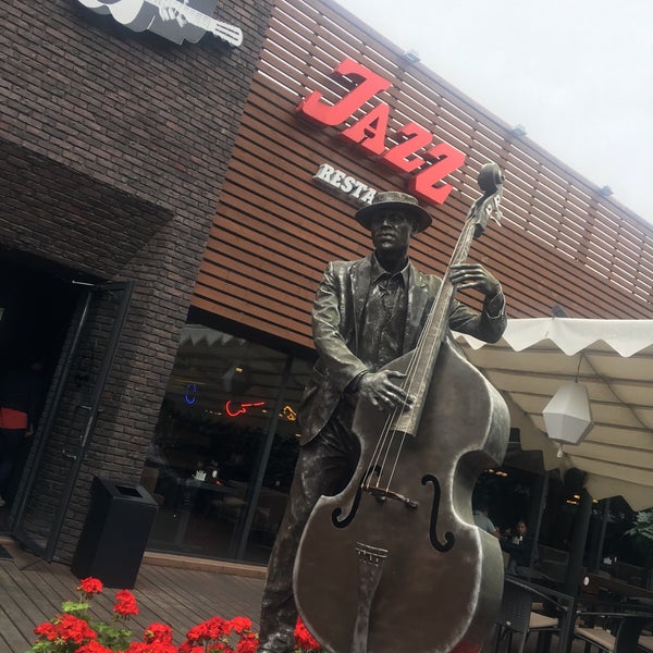 Foto diambil di Blues &amp; Jazz Bar Restaurant oleh Zuhal Y. pada 9/3/2019