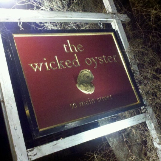 Снимок сделан в The Wicked Oyster пользователем Mark O. 2/3/2013