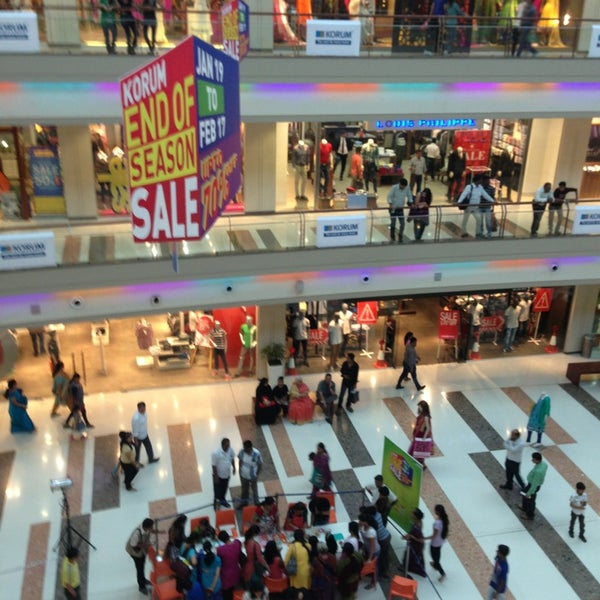 Foto tirada no(a) Korum Mall por Moksh J. em 2/17/2013