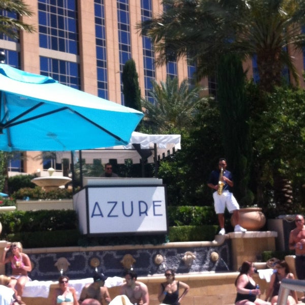 Photo taken at Azure Luxury Pool (Palazzo) by Jennifer 🎀 P. on 4/20/2013