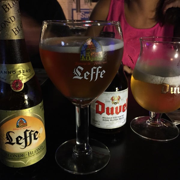 Las cervezas están exquisitas, prueben las papas belgas, excelentes para acompañar.