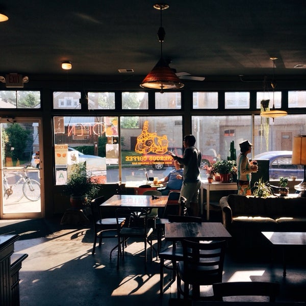5/19/2014 tarihinde Shepherd A.ziyaretçi tarafından Sunergos Coffee'de çekilen fotoğraf