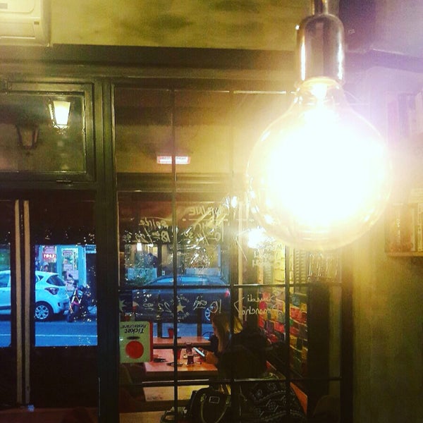 12/16/2016 tarihinde Taner K.ziyaretçi tarafından Cafe Noir Beşiktaş'de çekilen fotoğraf