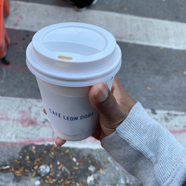 11/1/2019 tarihinde Andy J.ziyaretçi tarafından Café Leon Dore'de çekilen fotoğraf