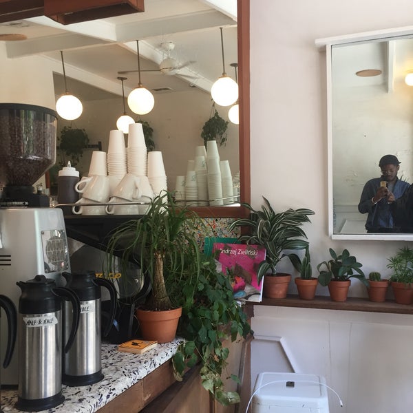 6/26/2018 tarihinde Andy J.ziyaretçi tarafından El Rey Coffee Bar &amp; Luncheonette'de çekilen fotoğraf