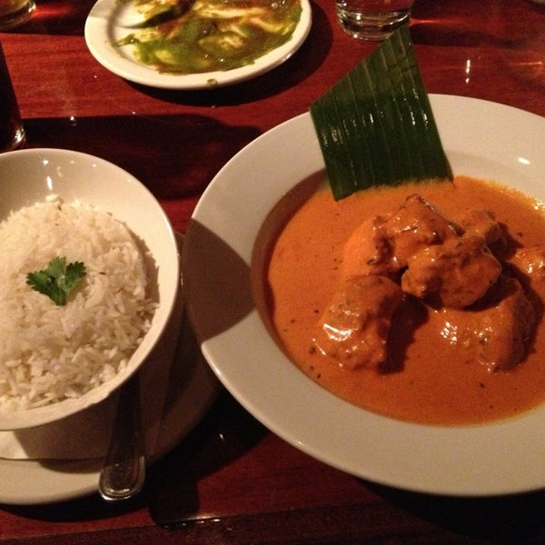 Снимок сделан в Mela Indian Restaurant пользователем Cat T. 1/28/2013