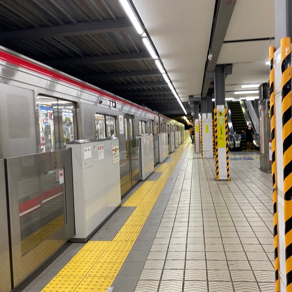 Photos At 御堂筋線 心斎橋駅 1番ホーム アメリカ村 大阪市 大阪府