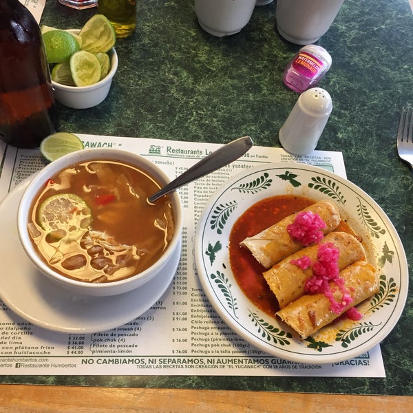 Todo! Cochinita, sopa de lima, tacos 💕