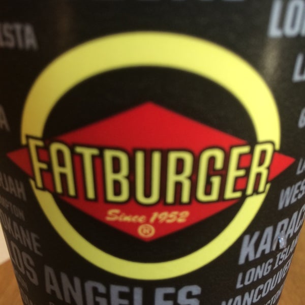 Photo taken at Fatburger by Elliott L. on 8/21/2014