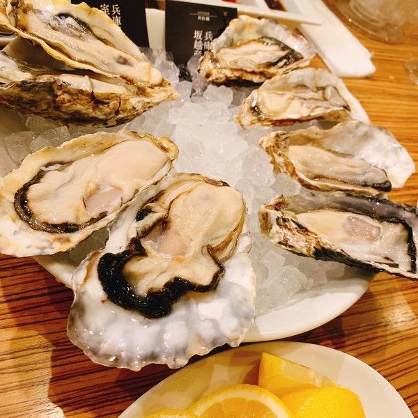Photo taken at Oyster Table by 朝香 小. on 2/24/2019