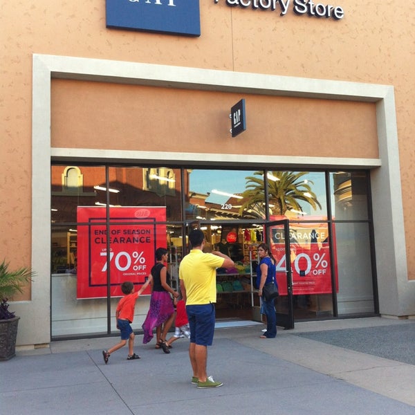 Gap Outlet Tienda de ropa en San Ysidro