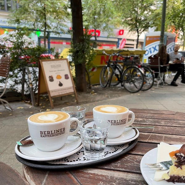 Foto scattata a Berliner Kaffeerösterei da Manar⚡️ il 9/8/2021