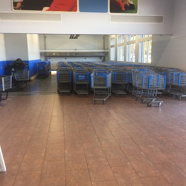 Walmart Supercenter High Ridge, MO