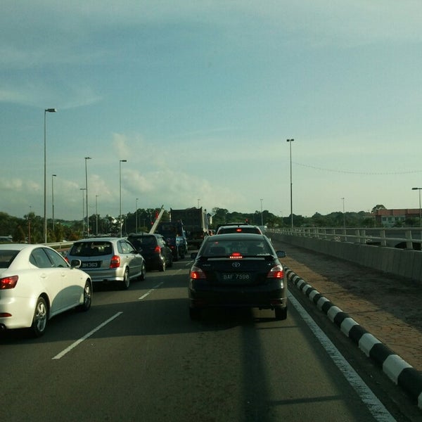 Brunei's largest roundabout 6 tavsiye