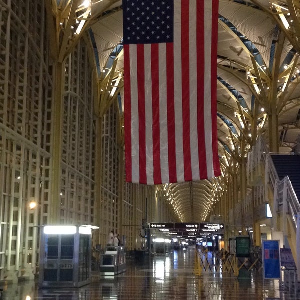 11/3/2016 tarihinde Jona W.ziyaretçi tarafından Ronald Reagan Washington National Airport (DCA)'de çekilen fotoğraf