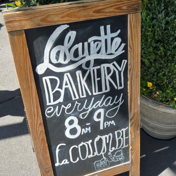 Снимок сделан в Lafayette Grand Café &amp; Bakery пользователем O.S 4/25/2024
