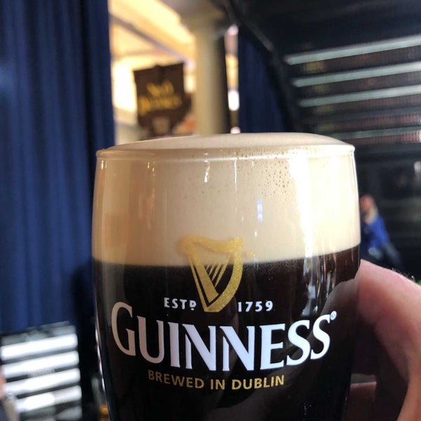 Foto tirada no(a) Ned Devine&#39;s Irish Pub por Richard C. em 3/16/2019