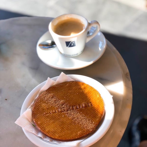 2/15/2019 tarihinde Cristina C.ziyaretçi tarafından Lanskroon Bakery stroopwafels'de çekilen fotoğraf