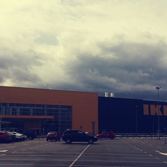 รูปภาพถ่ายที่ IKEA โดย Lucía L. เมื่อ 4/8/2013