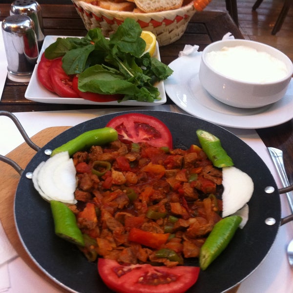 Photo taken at ALIR Cafe | Restaurant by Deniz Ş. on 5/24/2013