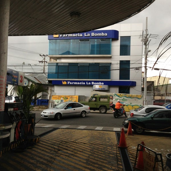 Farmacia La Bomba Costado Este del Servicentro Enersol