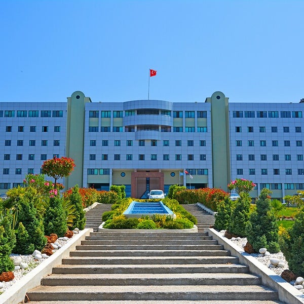 balikesir universitesi rektorluk universite idare binasi