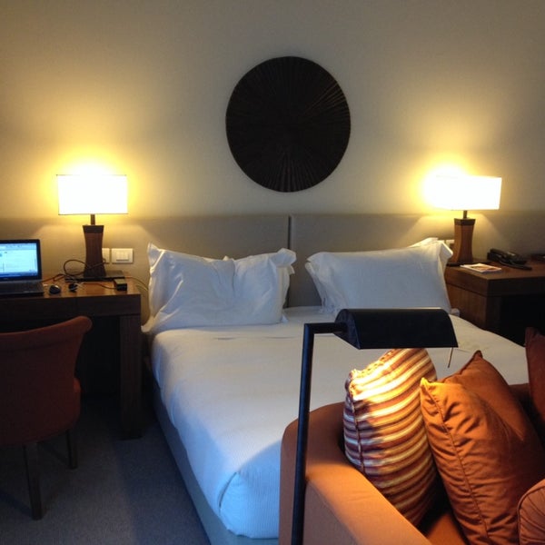 Foto diambil di Milan Suite Hotel oleh $€£ÇUK B. pada 6/10/2014
