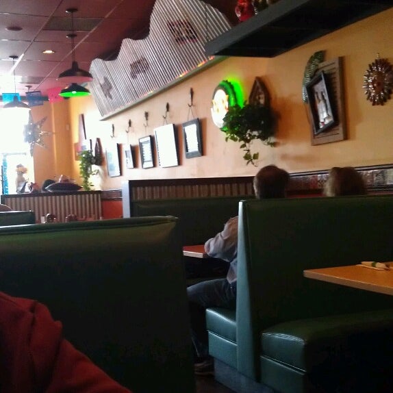 3/22/2013 tarihinde Ashley W.ziyaretçi tarafından Sombrero Mexican Kitchen'de çekilen fotoğraf