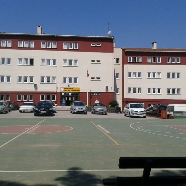 Photo taken at Oruç Reis Anadolu Lisesi by Kerim Y. on 4/28/2013