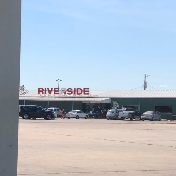 Mr. T's Riverside İçki Dükkanı