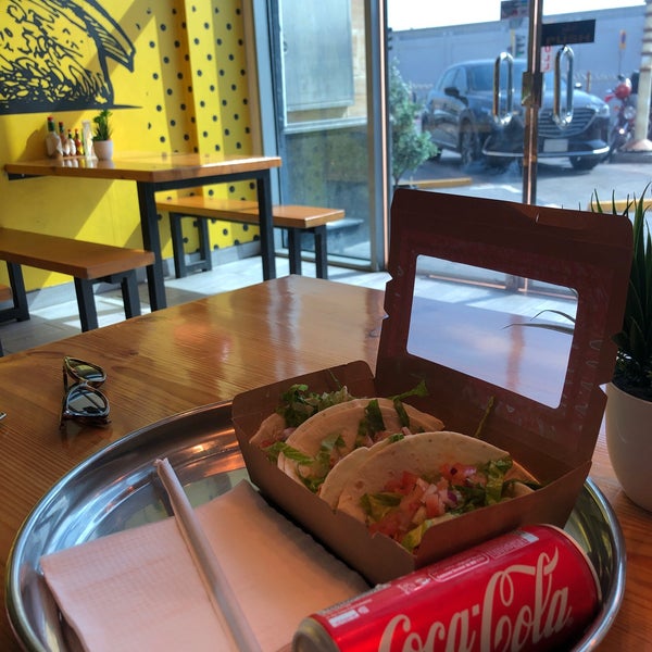 2/6/2020 tarihinde Hassnaziyaretçi tarafından Burrito Loco'de çekilen fotoğraf